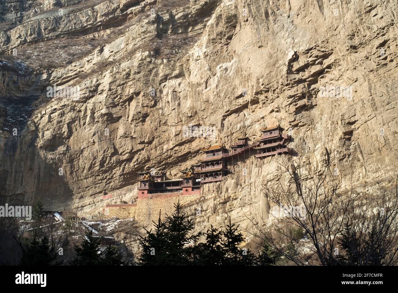 XuanKong Si (Hängetempel) am Fuße des Berges Hengshan in der Provinz Shanxi, etwa 300 Meilen südwestlich von Peking, China. Stockfoto
