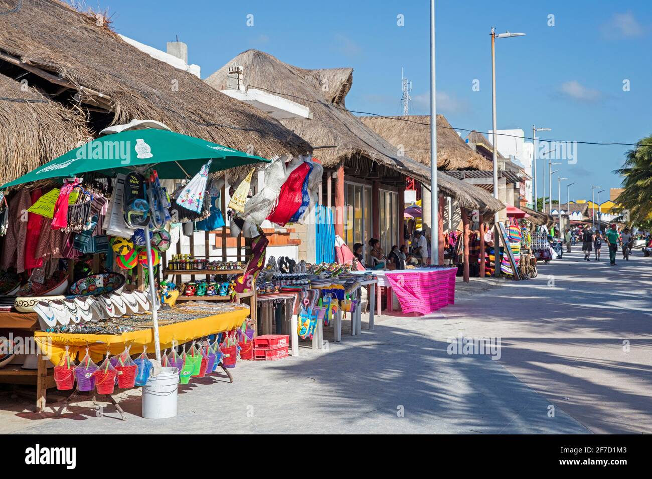 Souvenirläden im Badeort Mahahual an der Costa Maya, Quintana Roo, Yucatán, Mexiko Stockfoto