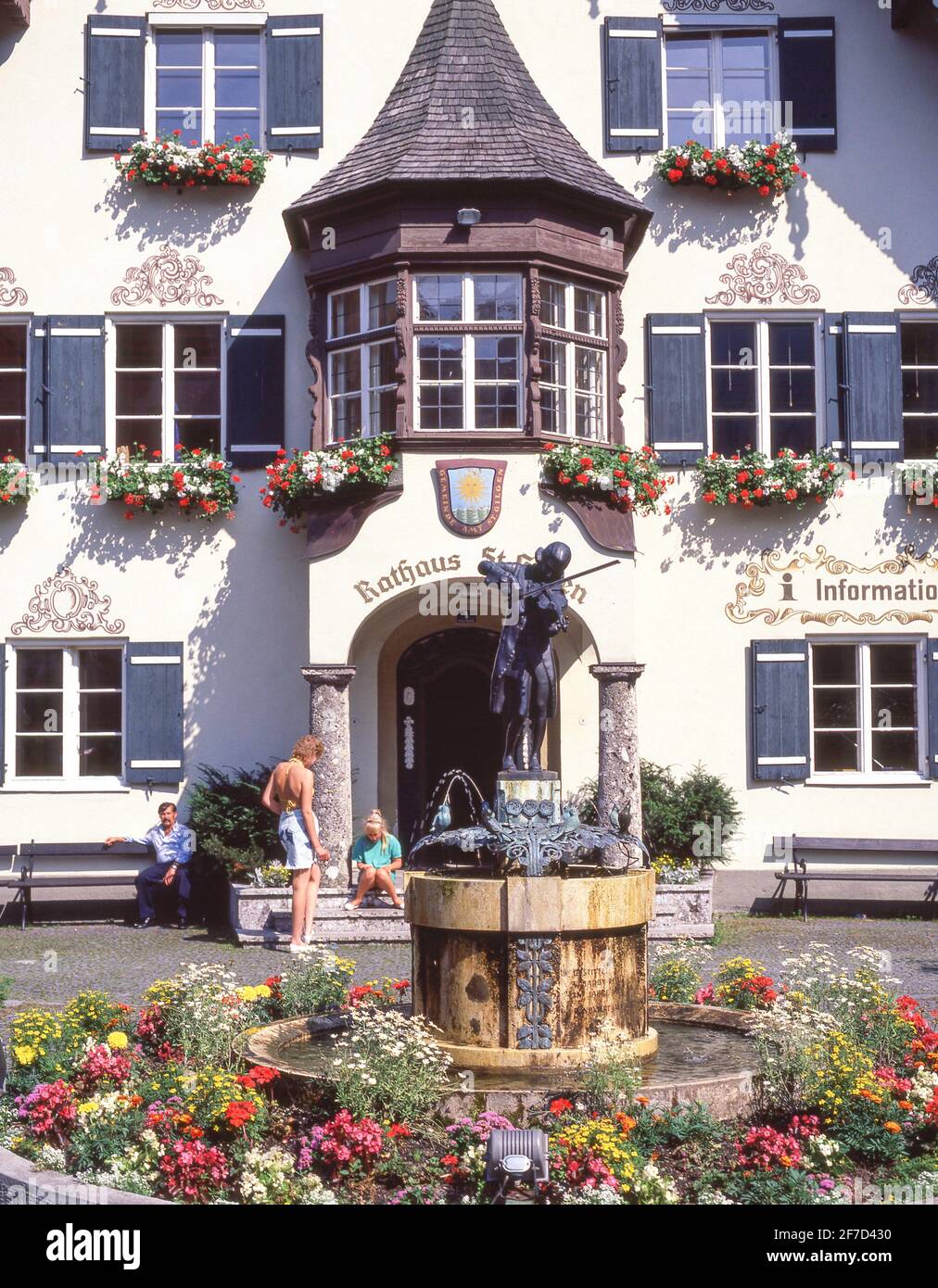 Rathaus und Mozartbrunnen, St.Gilgen, Salzburger Land, Republik Österreich Stockfoto