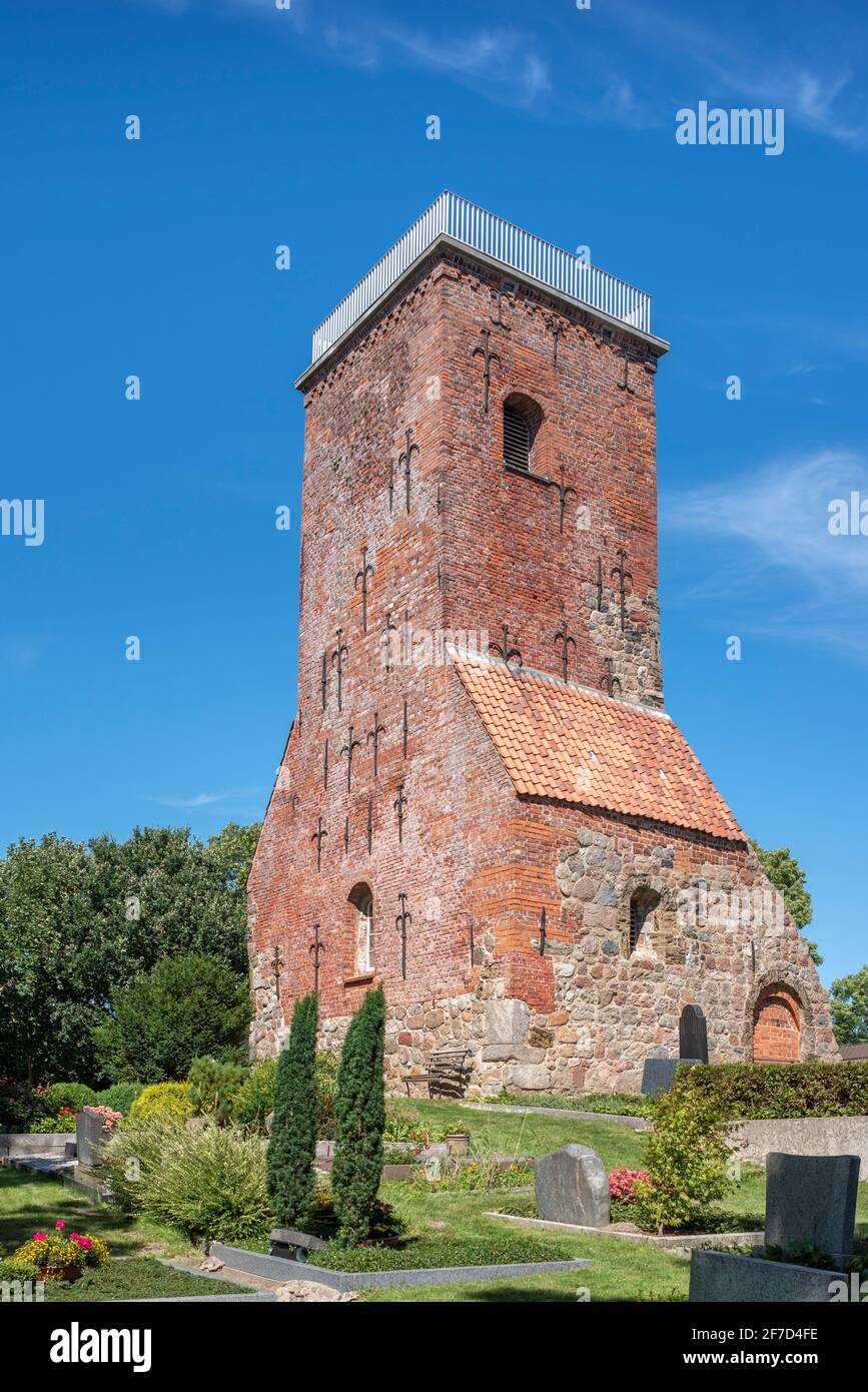 Ochsenturm als Rest der ehemaligen mittelalterlichen Kirche, Imsum Bezirk Langen, Niedersachsen, Deutschland, Europa Stockfoto