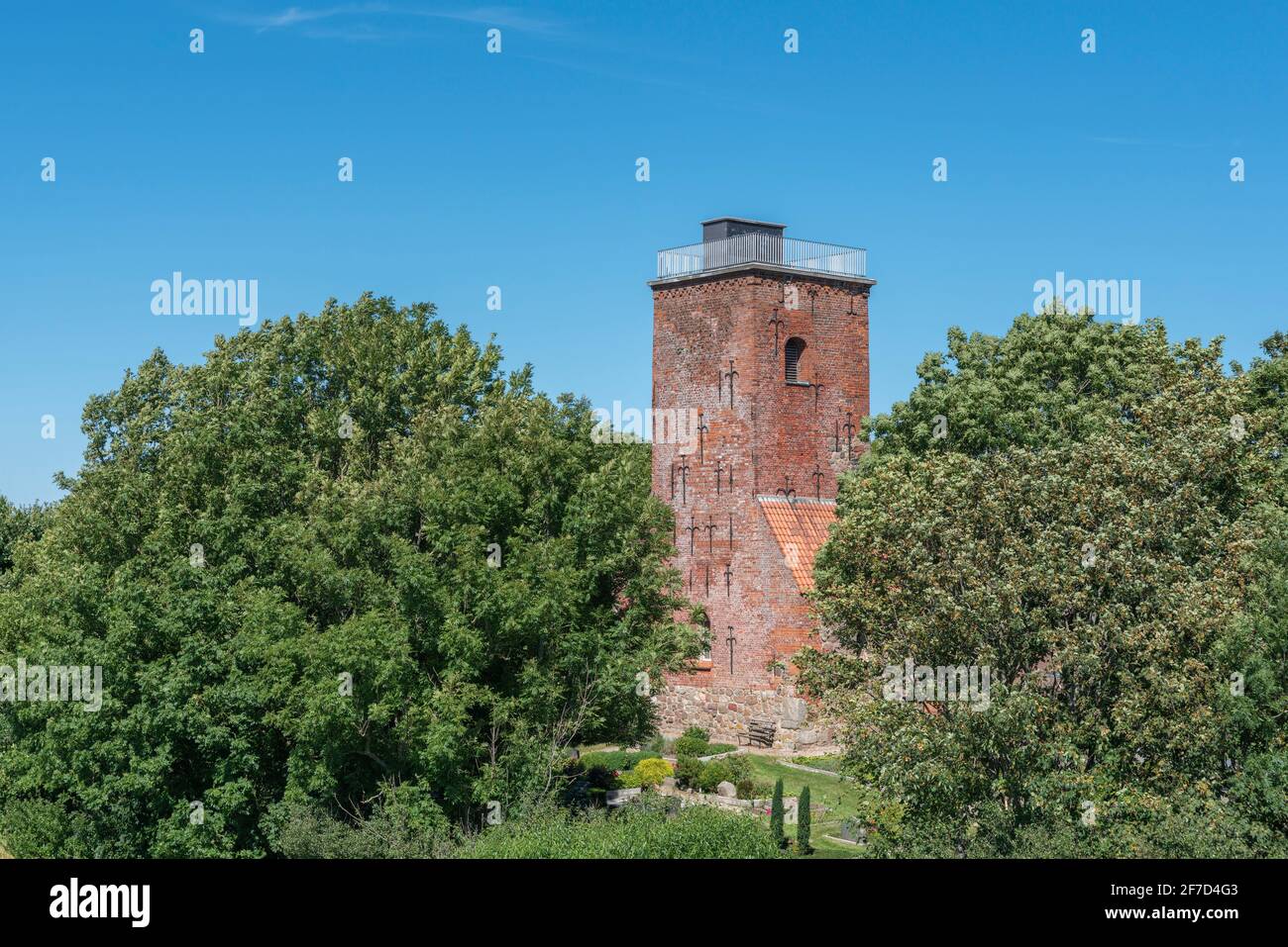 Ochsenturm als Rest der ehemaligen mittelalterlichen Kirche, Imsum Bezirk Langen, Niedersachsen, Deutschland, Europa Stockfoto