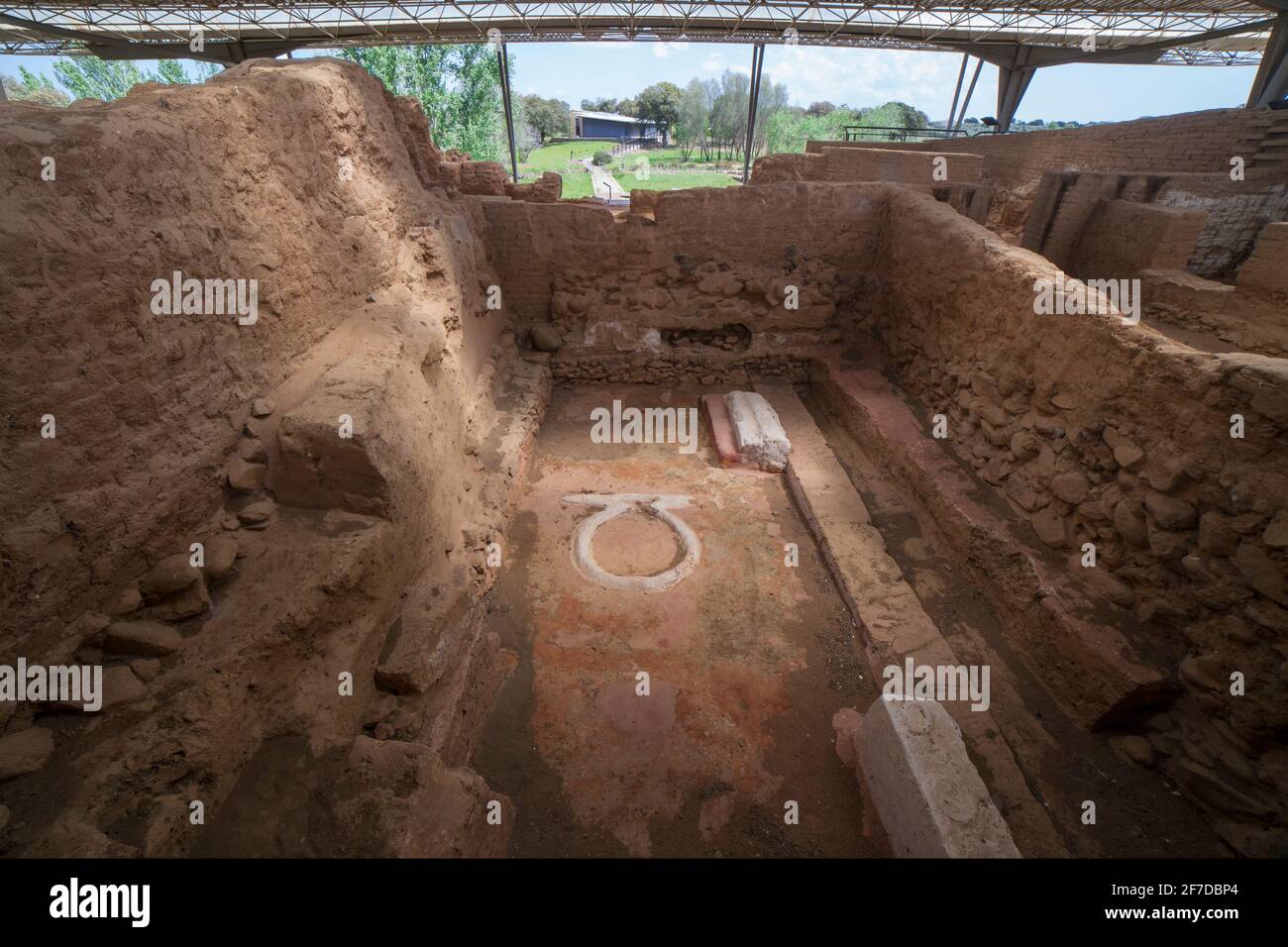 Cancho Roano Altar in der archäologischen Stätte. Besterhaltener tartessischer Altar. Zalamea de la Serena, Extremadura, Spanien Stockfoto