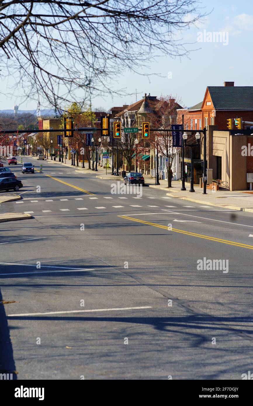 Ephrata, PA, USA - 4. April 2021: Main Street in Ephrata, Lancaster County, PA. Stockfoto