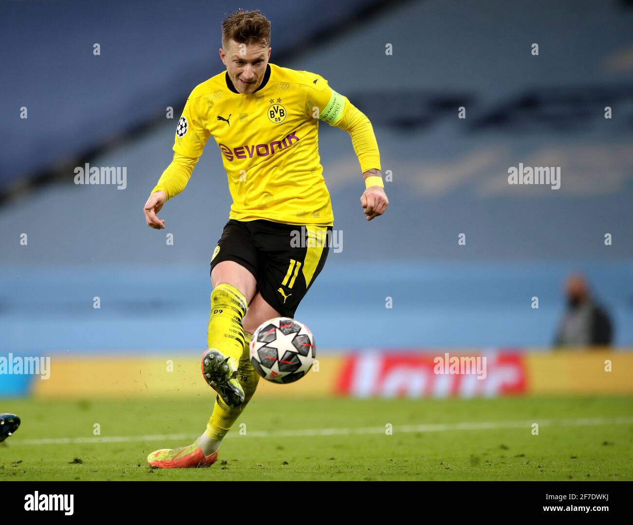 Marco Reus von Borussia Dortmund erzielt beim UEFA Champions League-Spiel im Etihad Stadium in Manchester das erste Tor seiner Mannschaft. Bilddatum: Dienstag, 6. April 2021. Stockfoto