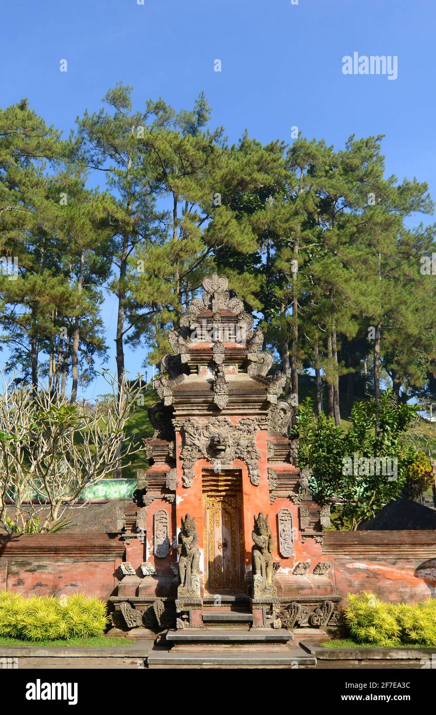 Tor mit Bhoma am Tirta Empul Tempel in Bali, Indonesien. Stockfoto