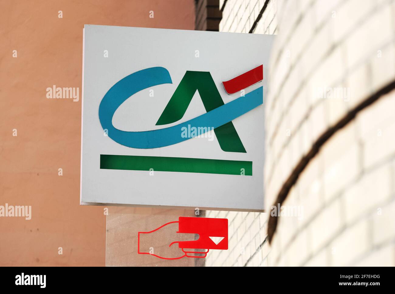 Kiew, Ukraine. März 2021. Das Logo von Credit Agricole ist in ihrem Bankbüro in Kiew zu sehen. (Foto von Pavlo Gonchar/SOPA Images/Sipa USA) Quelle: SIPA USA/Alamy Live News Stockfoto