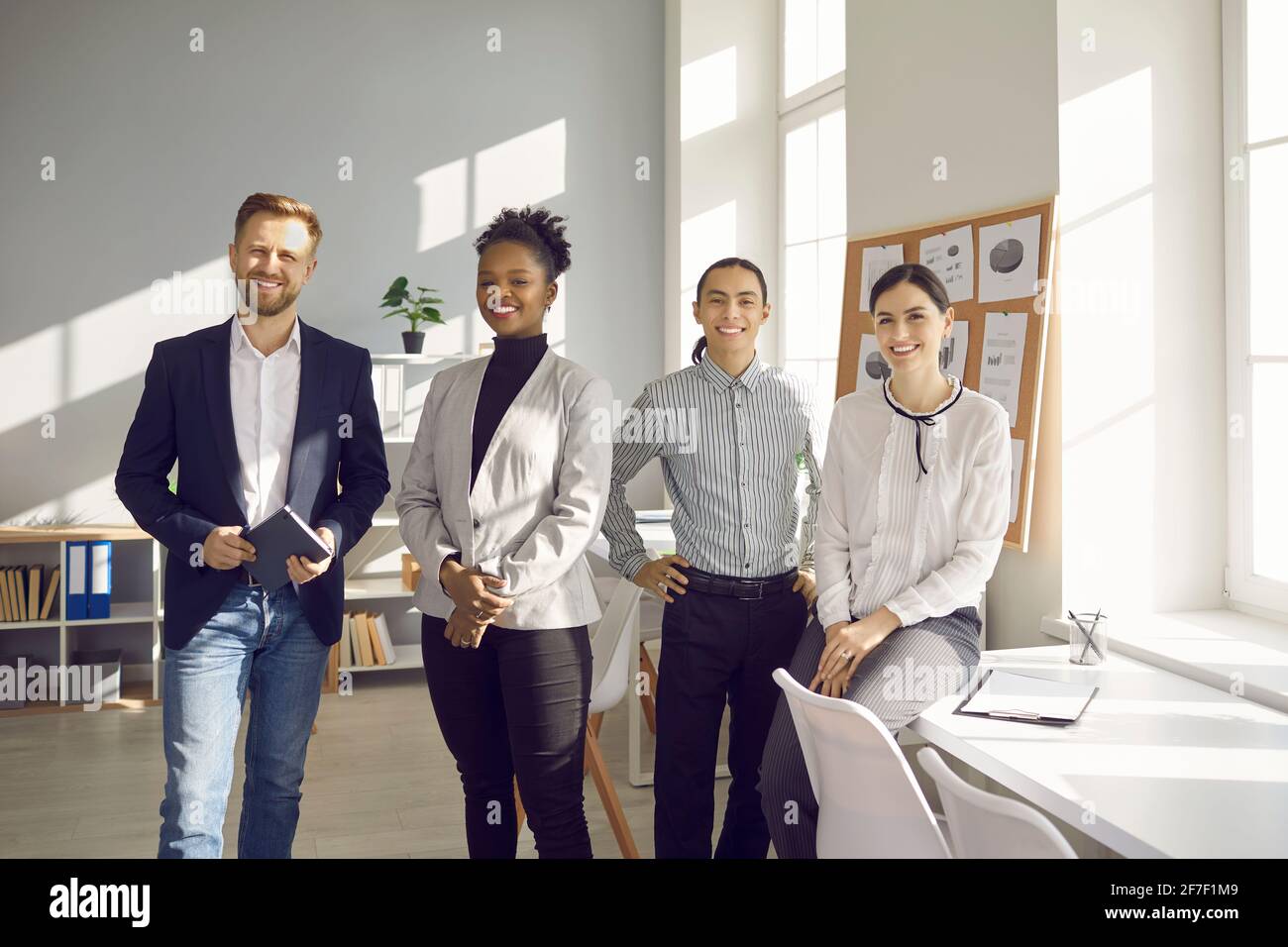 Business internationales Team, gemischtes Rennen Büroangestellte Konzept Stockfoto