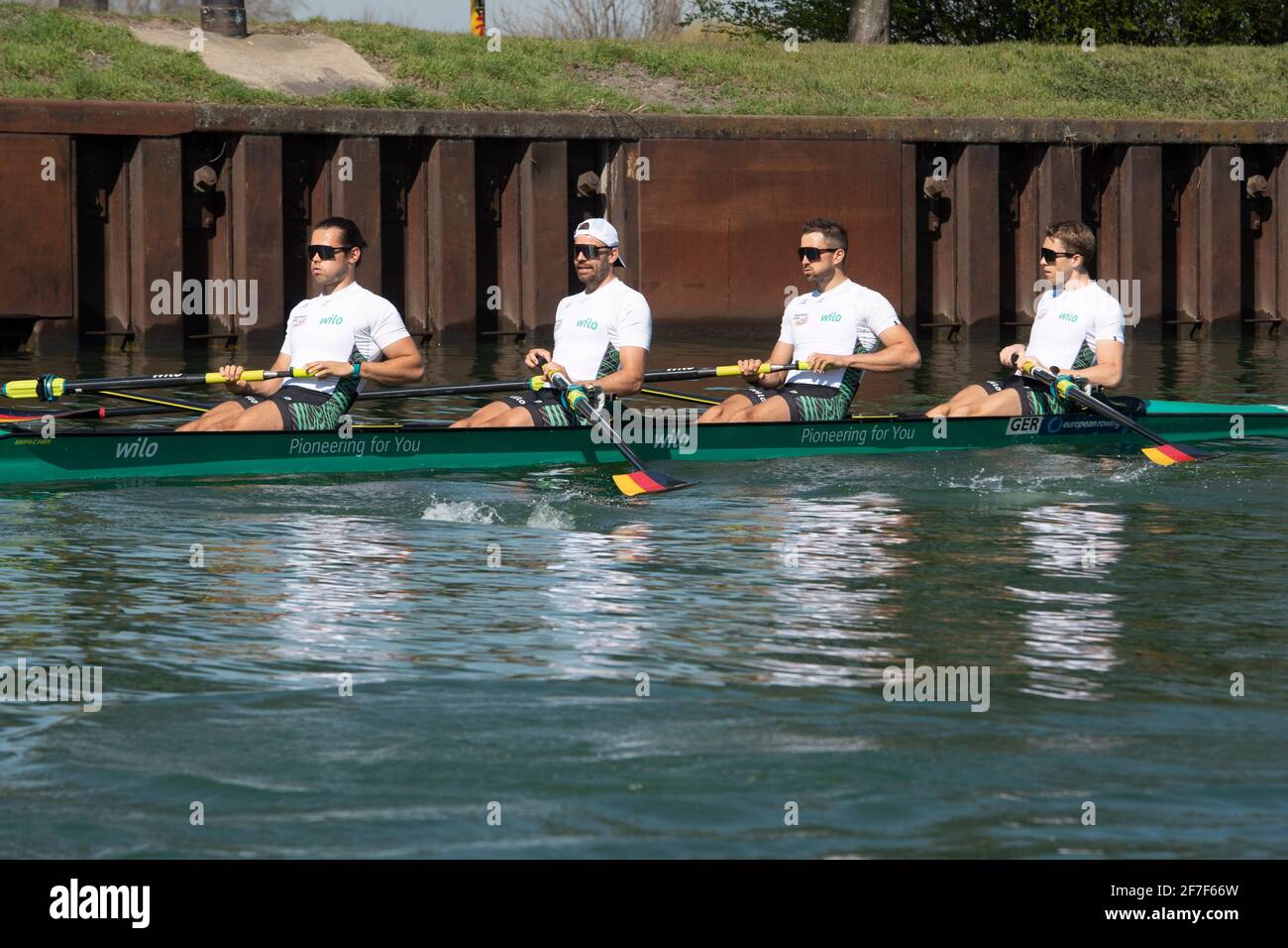 Die Germanyachter 2021 beim Training auf dem Rhein-Herne-Kanal, die vier ohne Steuermann mit Paul GEBAUER, Maximilian-PLANER, Felix WIMBERGER und Wolf-Niclas SCHROEDER (Schroder) Aktion, Rudern, Präsentation Deutschland-Achter, am 31. März 2021 in Dortmund/Deutschland. Weltweite Nutzung Stockfoto