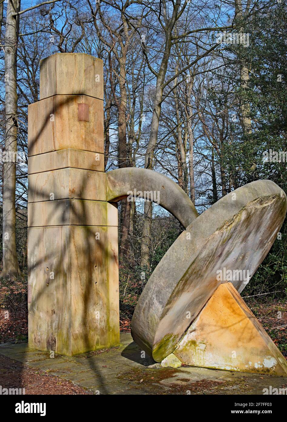 Nordhorn, Niedersachsen, Deutschland - April 3 2021 Skulptur Bauwerk für die guten Gefuehle von Peter van de Locht -1982. Es ist Teil der Skulpturenroute Stockfoto