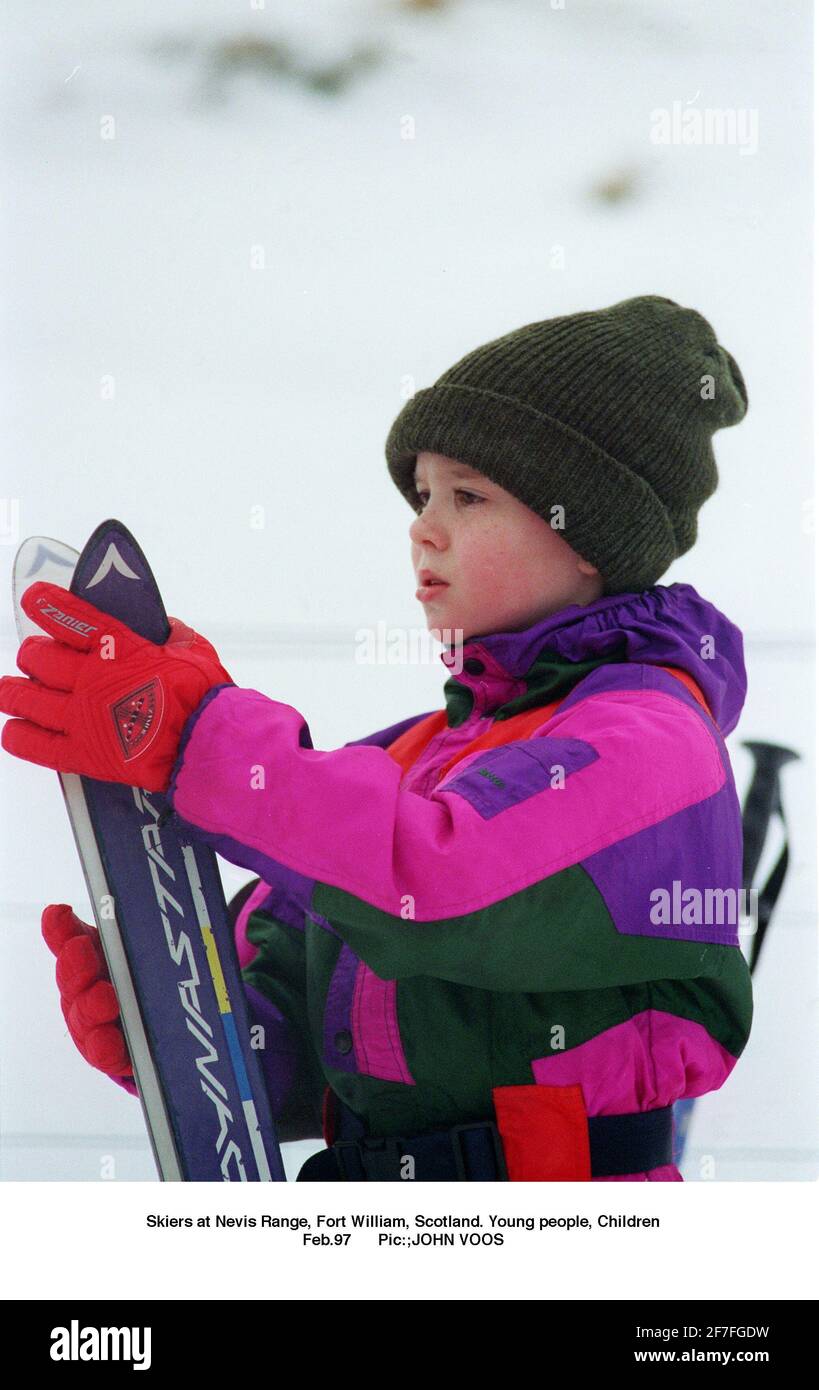 Kinder Skifahren in Nevis Range Fort William in Schottland Stockfoto