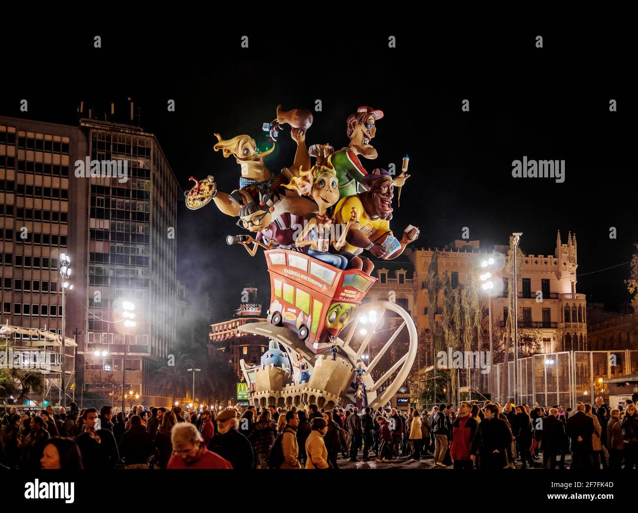 Die Fallas (Fallas), eine traditionelle Feier, die jährlich zum Gedenken an den heiligen Josef, Valencia, Spanien und Europa stattfindet Stockfoto
