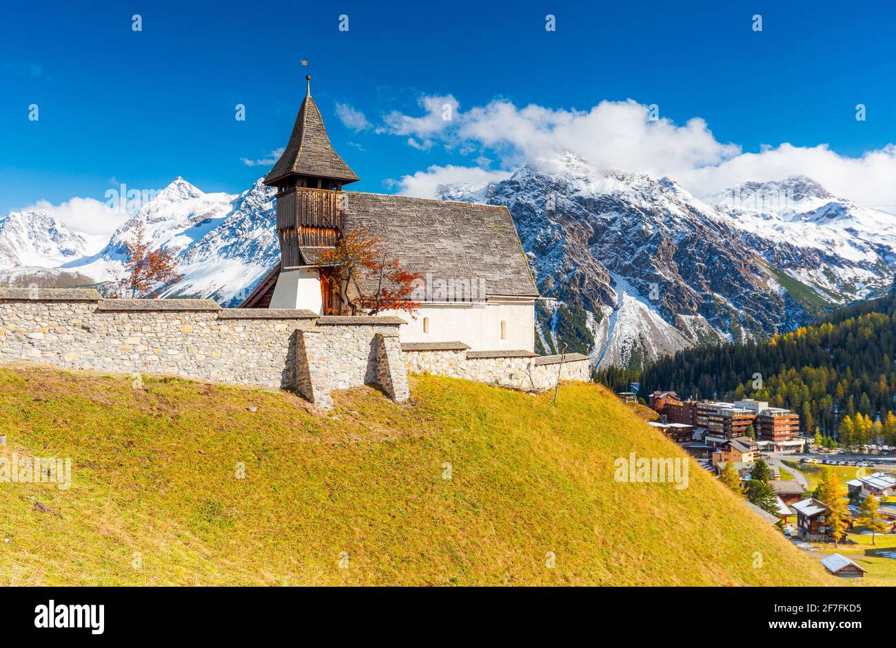 Traditionelle Kirche in Arosa, Kanton Graubünden, Schweiz, Europa Stockfoto