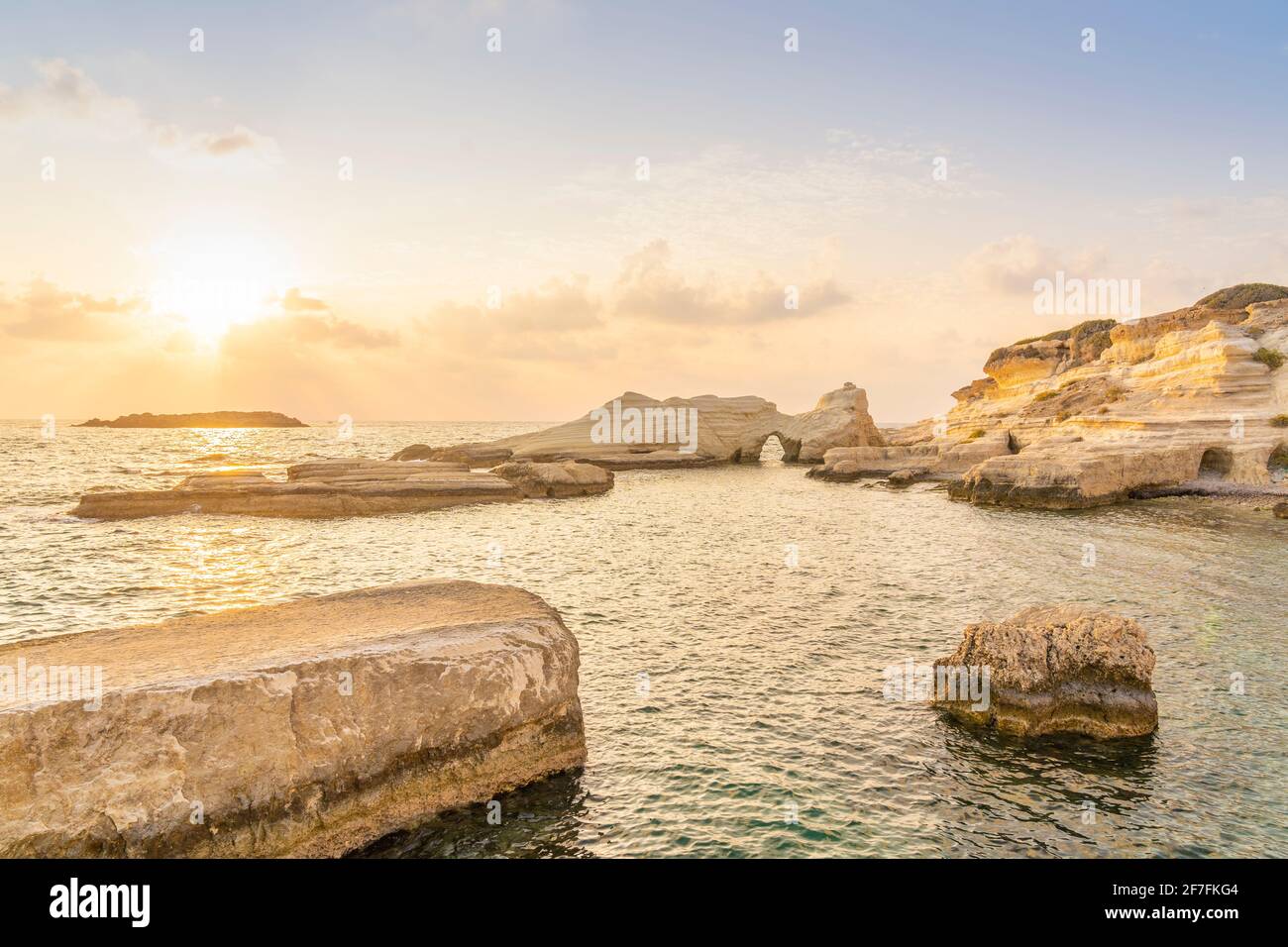 Küstenlandschaft bei Sonnenuntergang in Paphos, Zypern, Europa Stockfoto