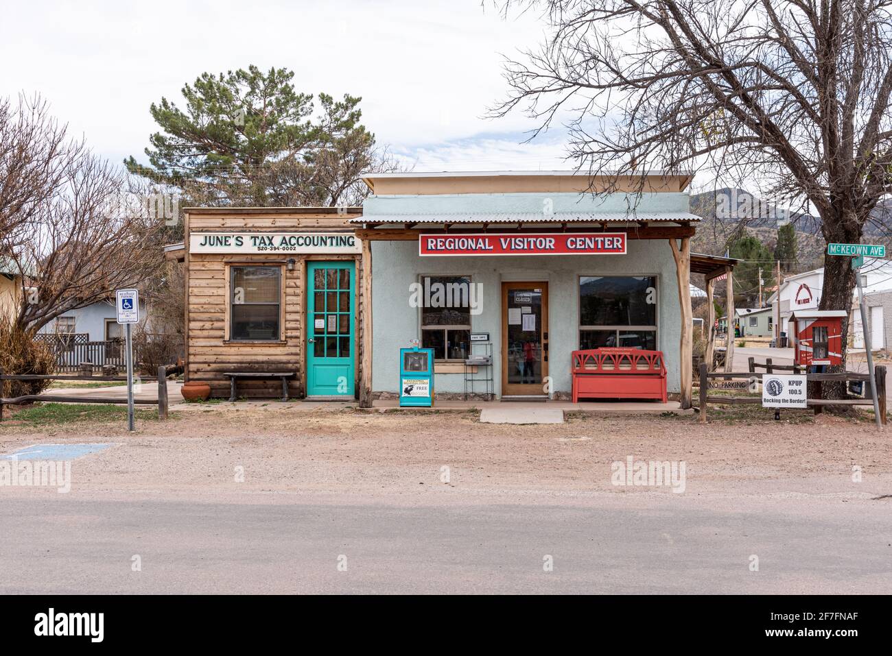 Kleines, malerisches Besucherzentrum in Patagonia, Arizona, einer kleinen Stadt im Südwesten der USA. Stockfoto