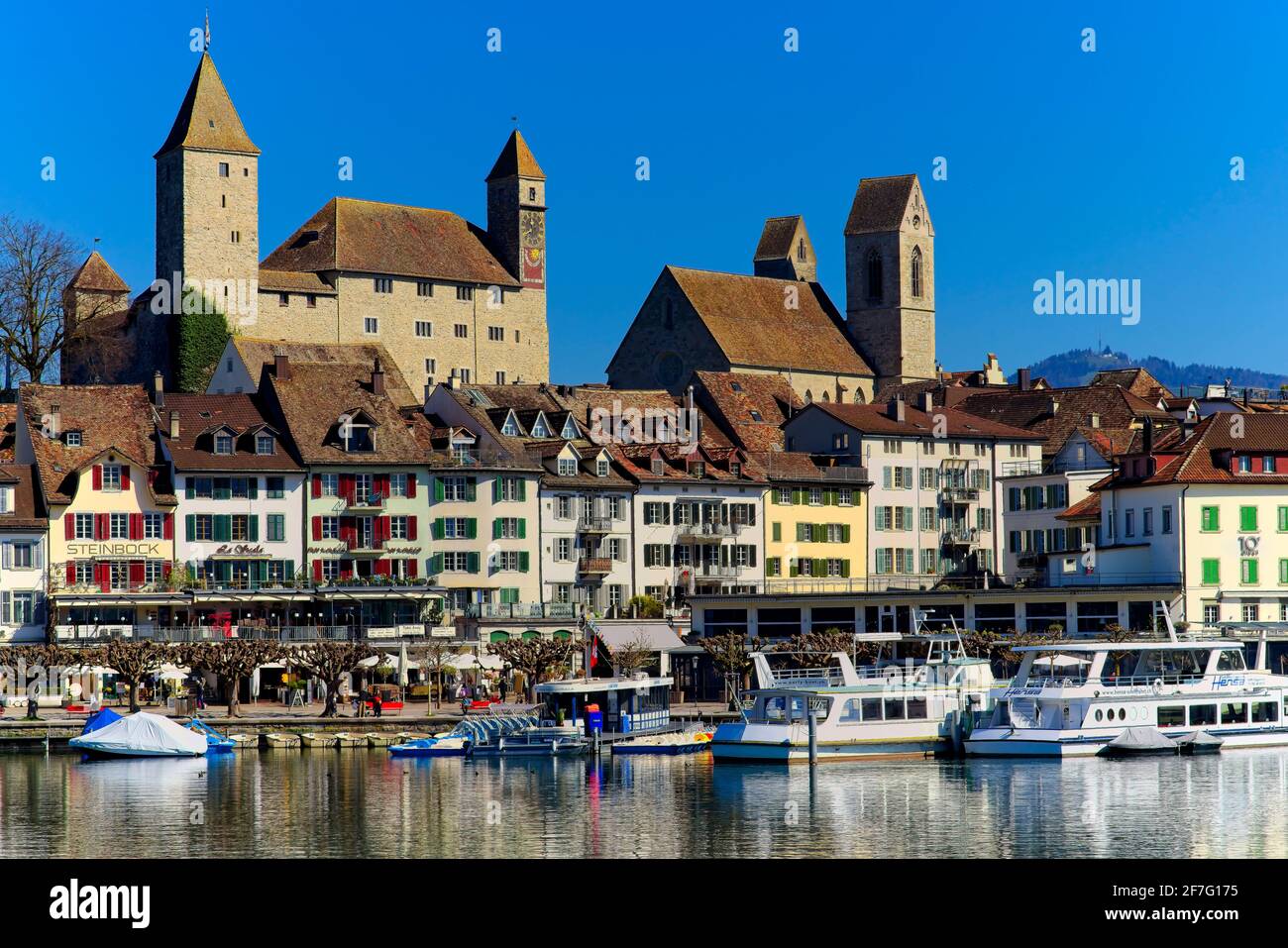 Schloss Rapperswil und die Befestigungsanlagen wurden um 1200 von den Grafen von Rapperswil erbaut. Rapperswil-Jona, Kanton St. Gallen, Schweiz. Stockfoto