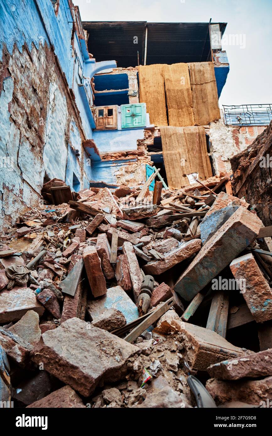 Abgerissene Hausruinen in Indien Stockfoto