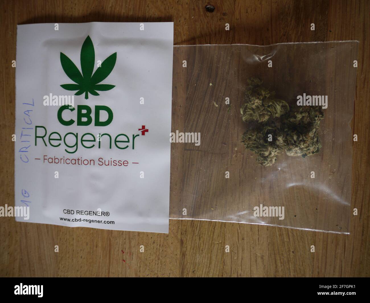 CBD, Cannabis ohne halluzinogene Substanz, wird legal in Frankreich verkauft Stockfoto