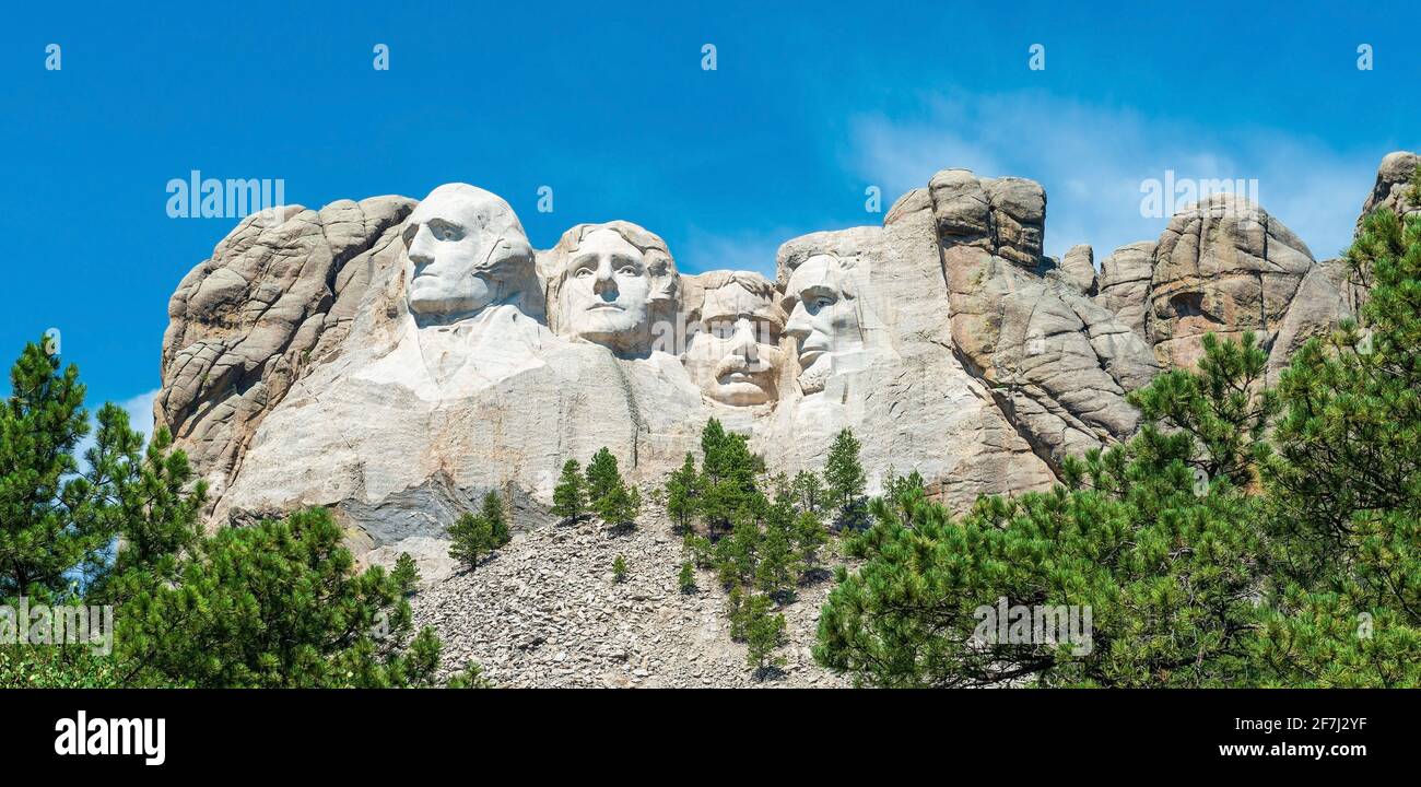 Panorama der geschnitzten Präsidenten Gesichter des Mount Rushmore Nationaldenkmals, South Dakota, Vereinigte Staaten von Amerika (USA). Stockfoto
