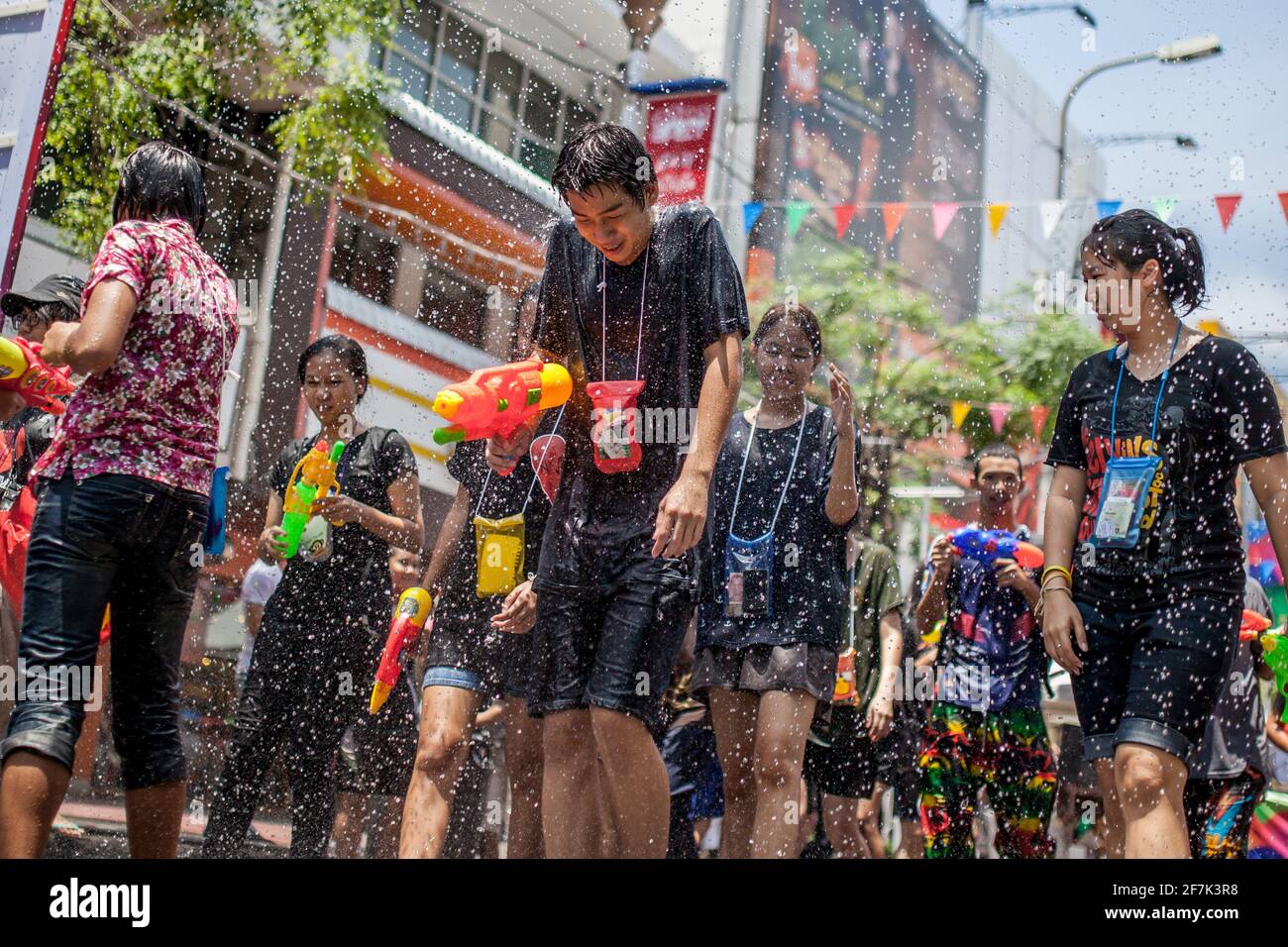 BANGKOK, THAILAND - 13. APRIL 2013: Songkran in Bangkok, Thailand am 13. April 2013. Stockfoto