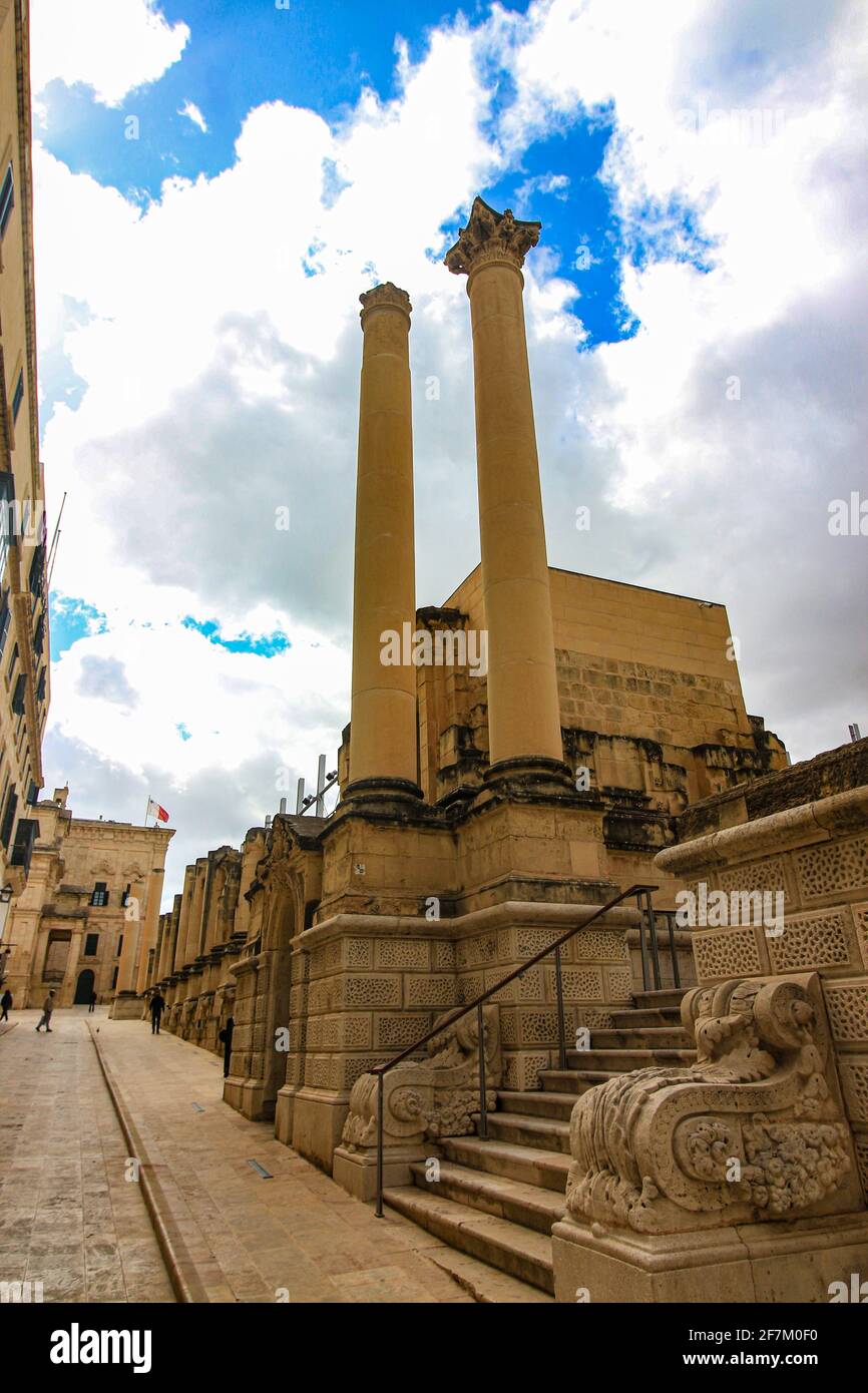 Die Säulen des zerstörten Opernhauses, Valletta, Malta Stockfoto