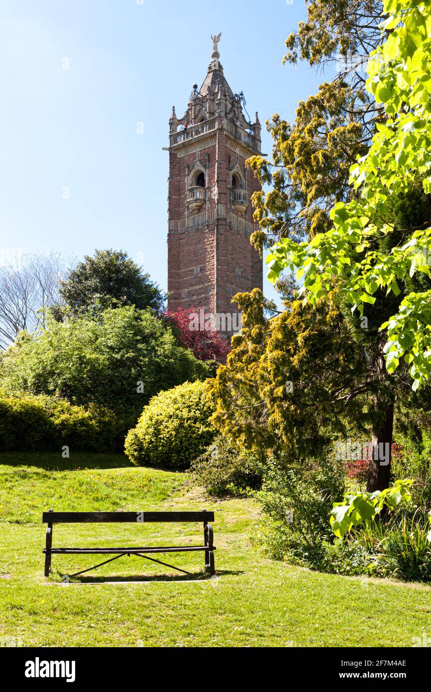 Cabot Tower im Brandon Hill Park, Bristol Großbritannien – der 105 Meter hohe Turm wurde 1897 erbaut, um der Reise des Entdeckers John Cabot aus Bristol zu gedenken Stockfoto