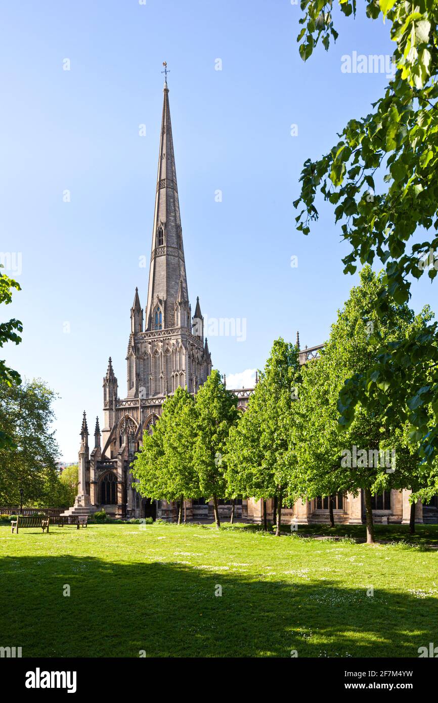 St. Mary Redcliffe Church, Bristol, Großbritannien – von Königin Elizabeth I. als „die schönste, schönste und berühmteste Pfarrkirche in England“ beschrieben. Stockfoto