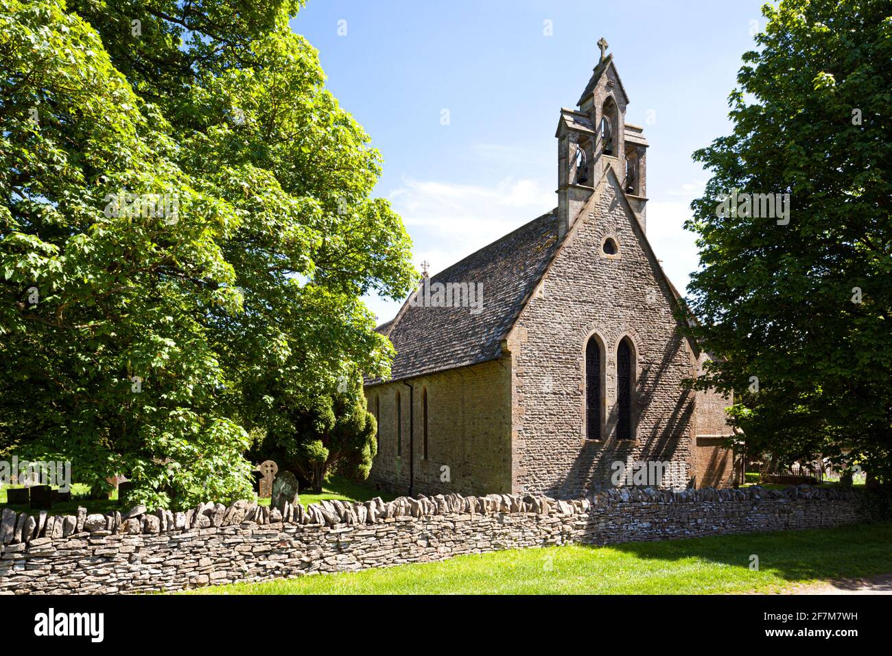 St. Marys Kirche im Cotswold Dorf Lower Swwell, Gloucestershire, Großbritannien Stockfoto