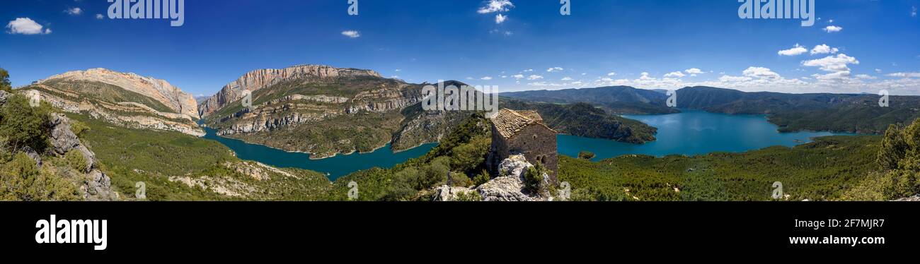 Schlucht des Congost de Mont-rebei von der Einsiedelei Santa Quiteria aus gesehen (Montfalcón, Aragon, Spanien, Pyrenäen) ESP: Desfiladero del Congost de Monrebey Stockfoto