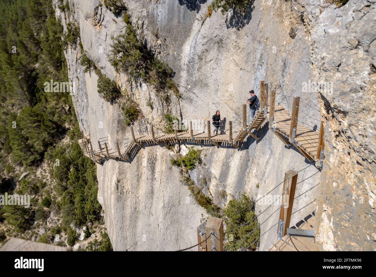 Schlucht Congost de Mont-rebei, in der Bergkette von Montsec. Montfalcó Gehwege auf der aragonesischen Seite der Schlucht (Huesca, Aragon, Spanien, Pyrenäen) Stockfoto