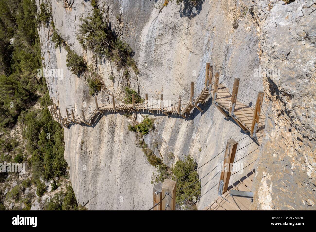 Schlucht Congost de Mont-rebei, in der Bergkette von Montsec. Montfalcó Gehwege auf der aragonesischen Seite der Schlucht (Huesca, Aragon, Spanien, Pyrenäen) Stockfoto