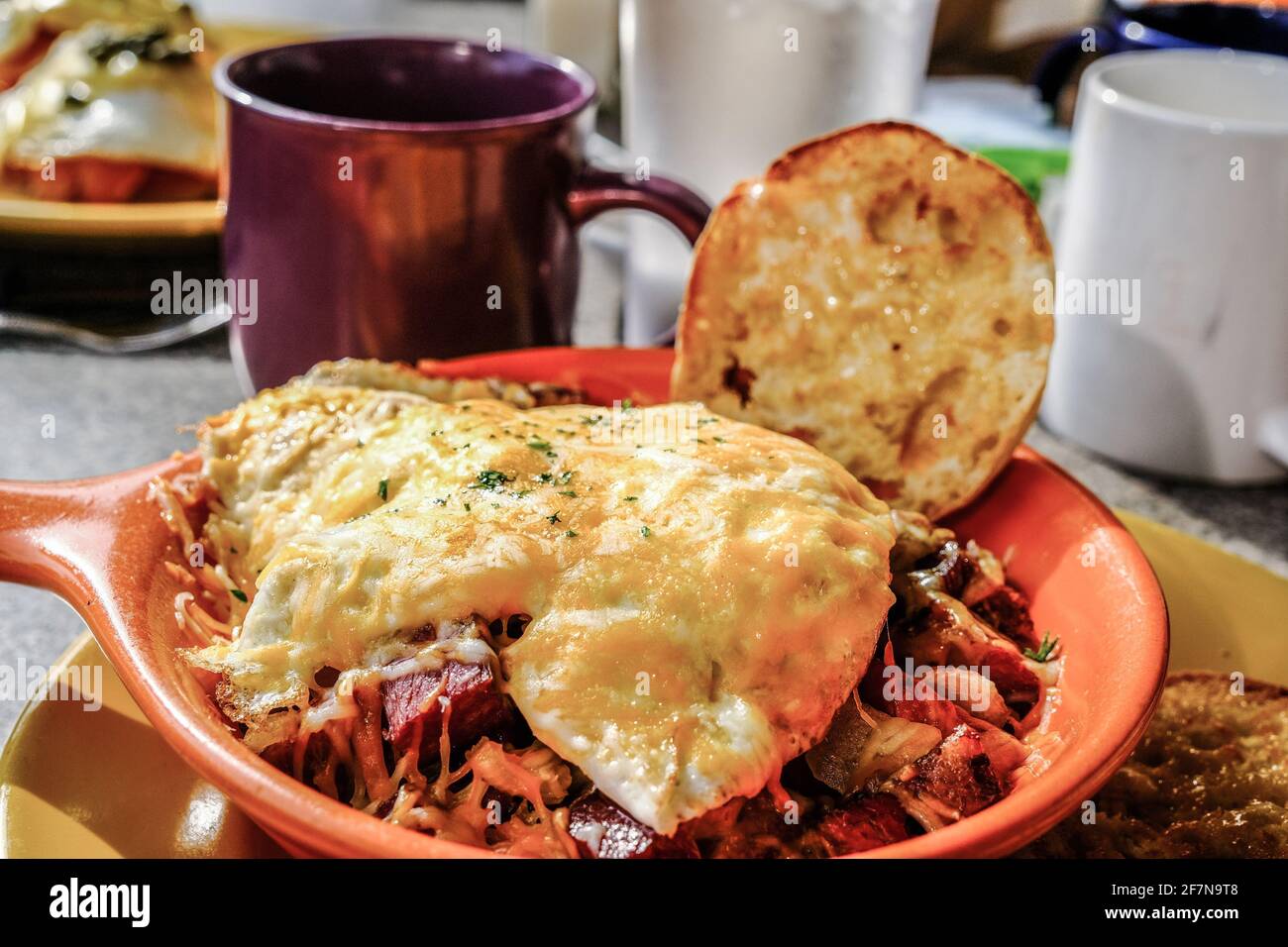 Corned beef pfanne -Fotos und -Bildmaterial in hoher Auflösung – Alamy