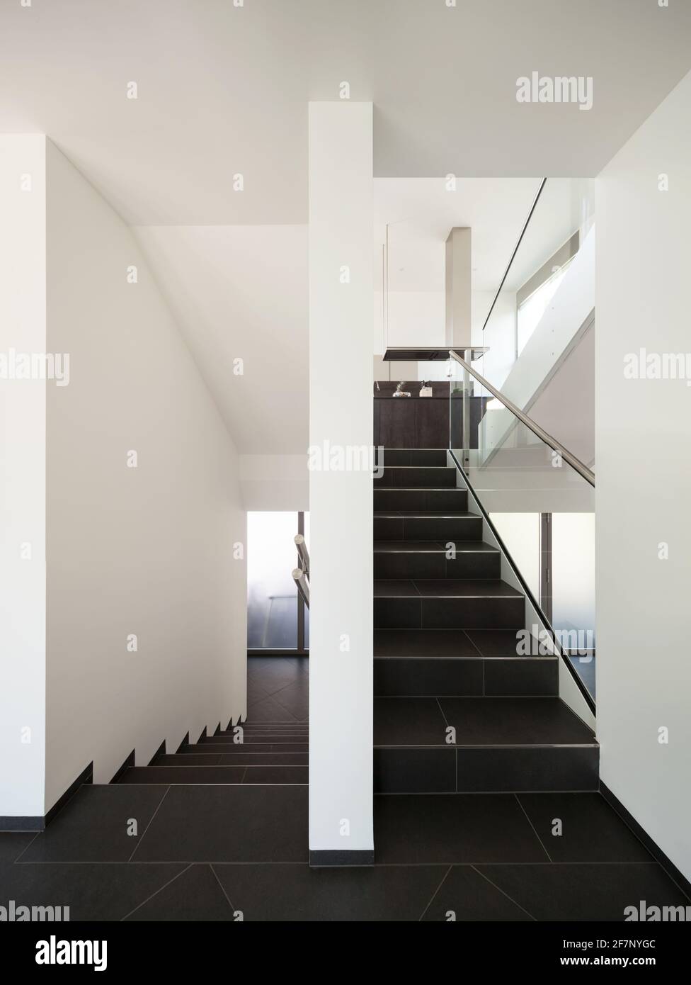 Detail der modernen Stufen. Stockfoto