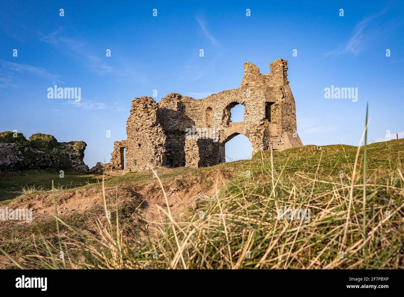 Ruinen von Pennard Castle auf der Gower Peninsula, Three Cliffs Bay, Swansea, South Wales, Großbritannien Stockfoto