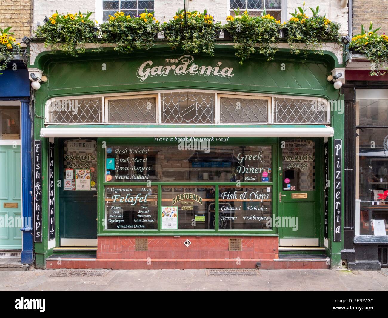 Der Gardenia Chip Shop und das griechische Restaurant mit Essen zum Mitnehmen Rose Crescent Cambridge UK ein berühmter Studentenwohnheimtort Stockfoto