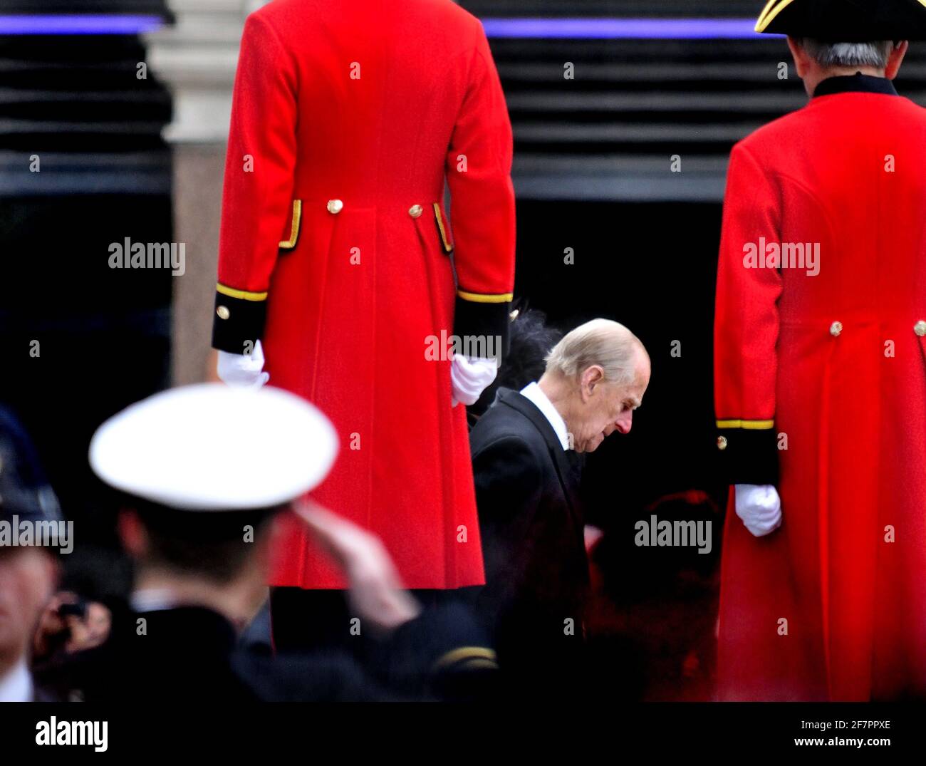 Prinz Philip, Herzog von Edinburgh, verlässt Margaret Thatchers Begräbnis in der St. Paul's Cathedral - 17. April 2013 Stockfoto