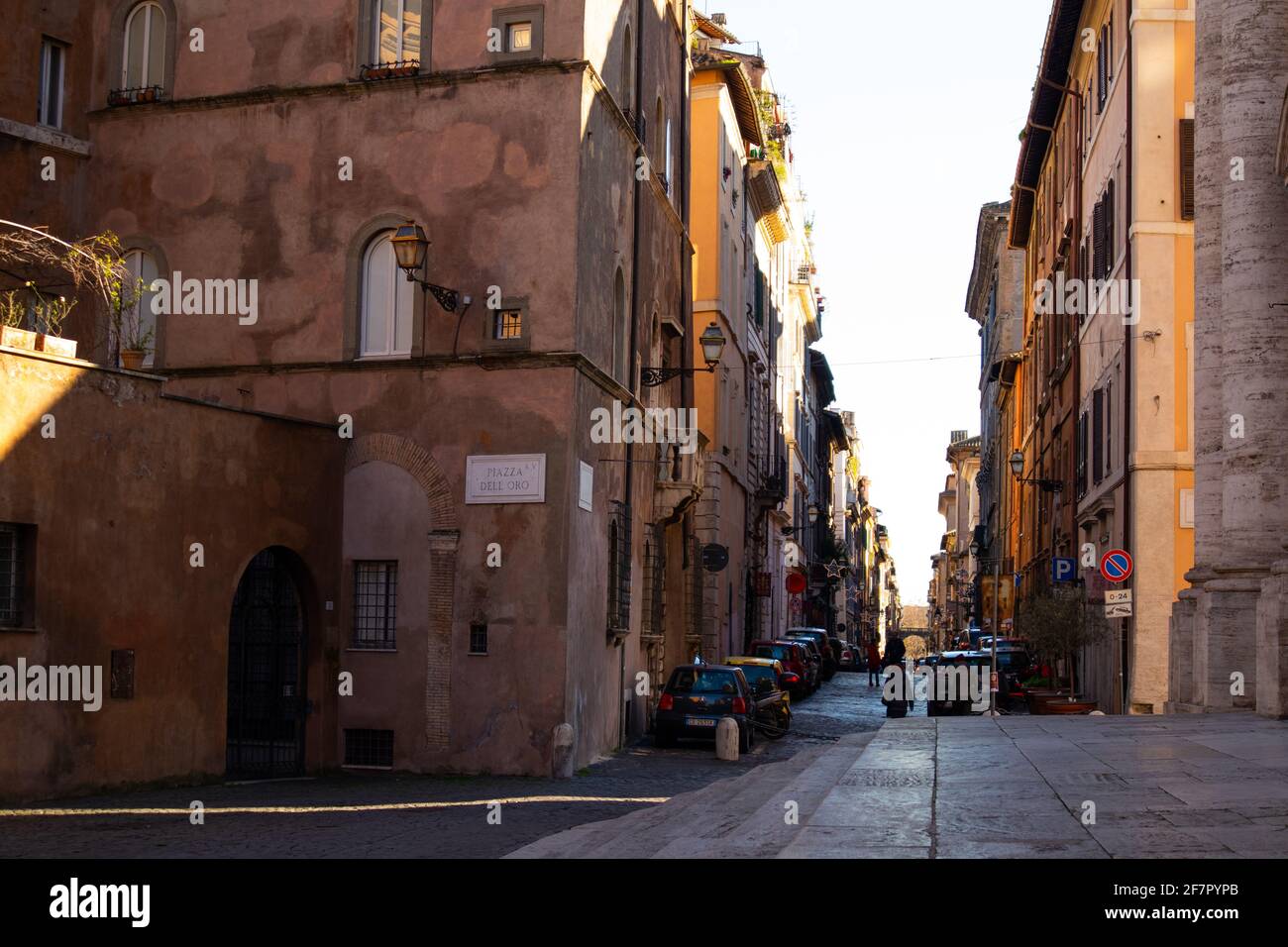 Via Giulia Straße vor der Kirche di San Giovanni Battista . Rom, Italien Stockfoto