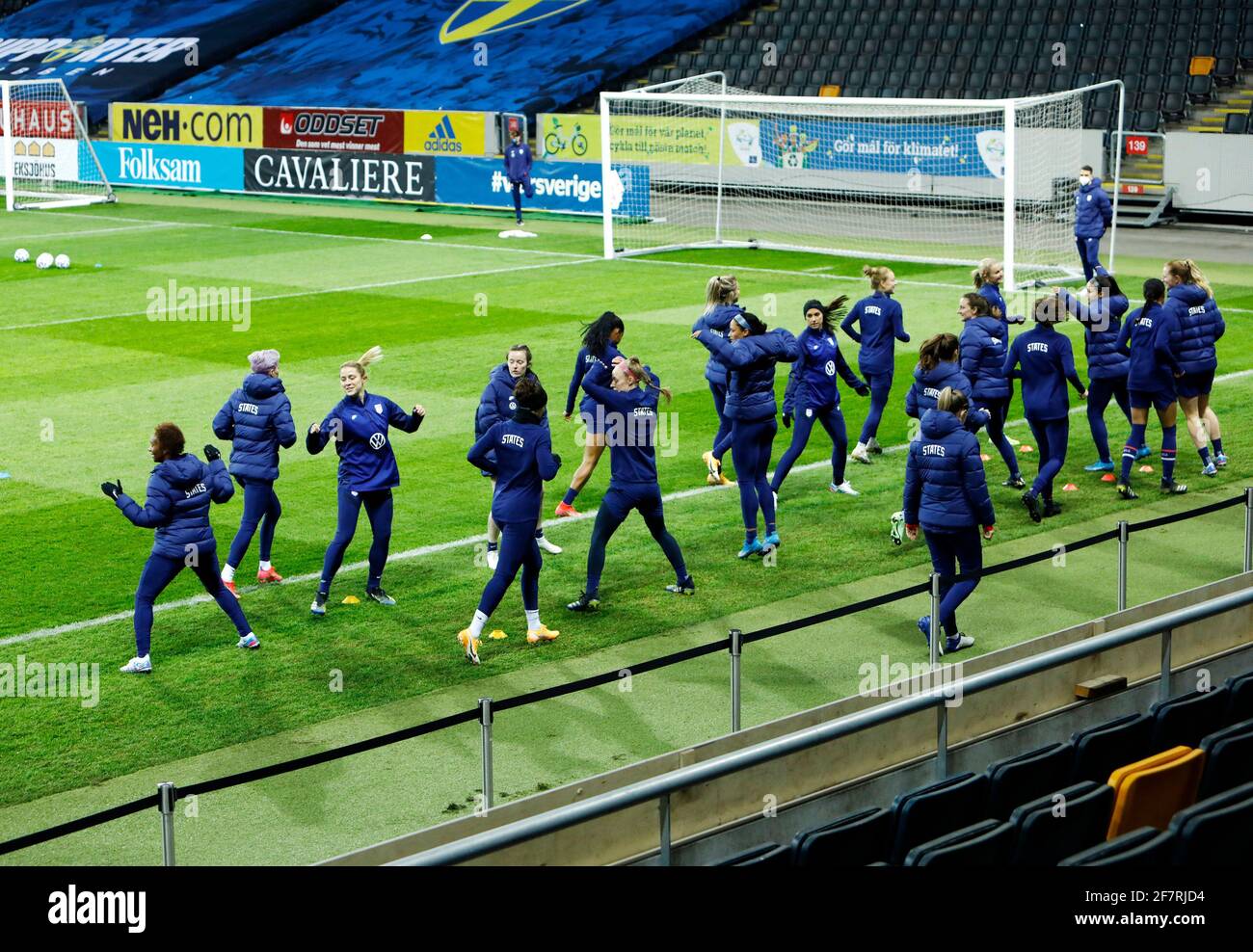 United States Women S National Soccer Team Training On Friends Arena Before The Friendly Game Schweden Usa Stockholm 21 04 09 C Patrik C Osterberg Tt Code 2857 Stockfotografie Alamy United States Women S National Soccer Team Training On Friends Arena Before The Friendly Game Schweden Usa Stockholm 21 04 09 C Patrik C Osterberg Tt Code 2857 Stockfotografie Alamy