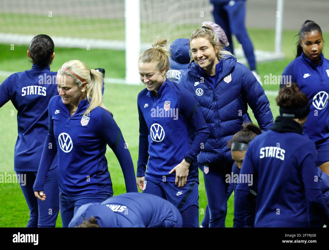 United States Women S National Soccer Team Training On Friends Arena Before The Friendly Game Schweden Usa Stockholm 21 04 09 C Patrik C Osterberg Tt Code 2857 Stockfotografie Alamy United States Women S National Soccer Team Training On Friends Arena Before The Friendly Game Schweden Usa Stockholm 21 04 09 C Patrik C Osterberg Tt Code 2857 Stockfotografie Alamy