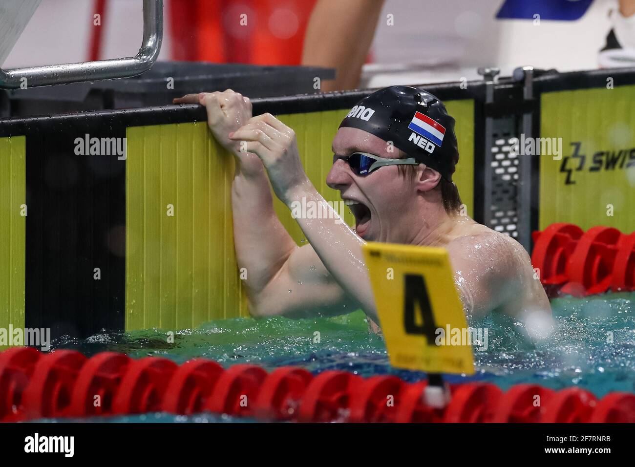 EINDHOVEN, NIEDERLANDE - 9. APRIL: Thomas van Wanrooij aus den Niederlanden reagiert nach dem Schwimmen auf einen neuen nationalen Rekord im Mens 100m Butterfly para Finale während des Eindhoven Qualification Meet am Pieter van den Hoogenband zwemstadion am 9. April 2021 in Eindhoven, Niederlande (Orange Picics) Stockfoto