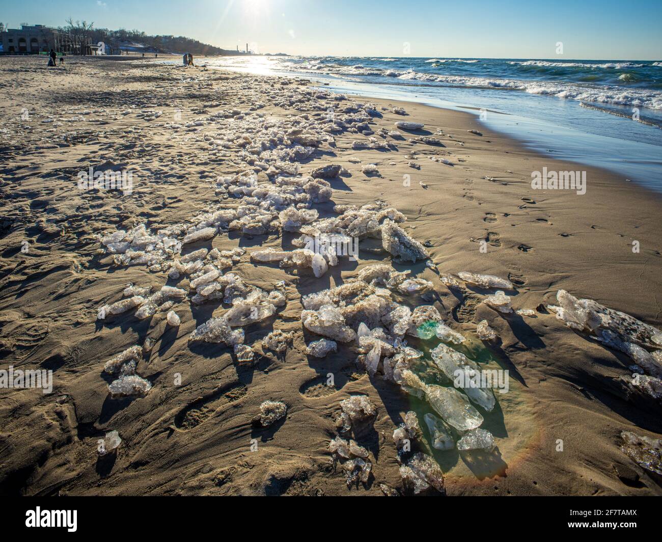 Eis am Strand des Indiana Dunes State Park am Lake Michigan, Chesterton, Indiana Stockfoto