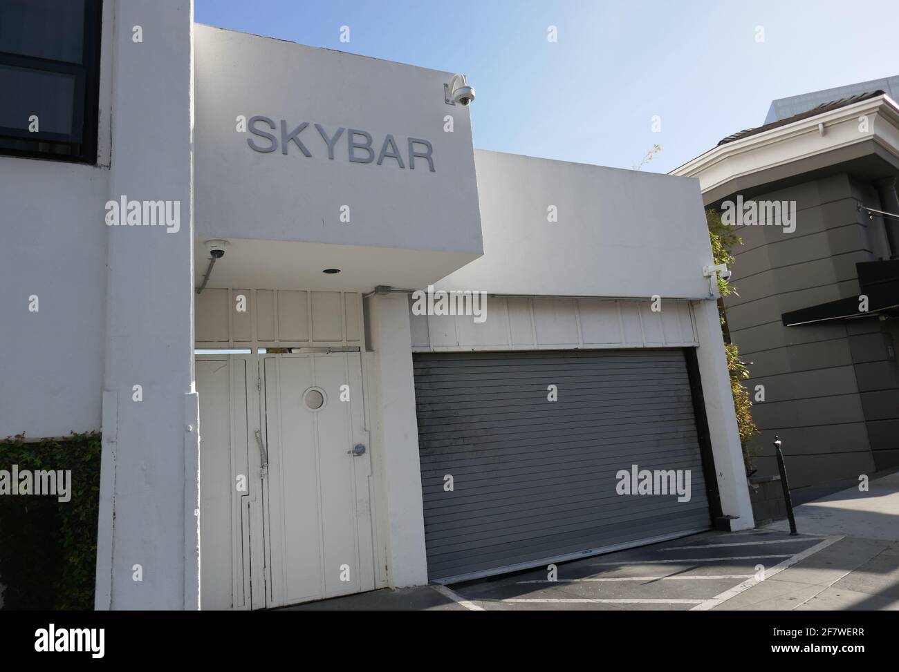 West Hollywood, California, USA 7. April 2021 EIN allgemeiner Blick auf die Atmosphäre der Skybar am 8440 Sunset Blvd am 7. April 2021 in West Hollywood, Kalifornien, USA. Foto von Barry King/Alamy Stockfoto Stockfoto