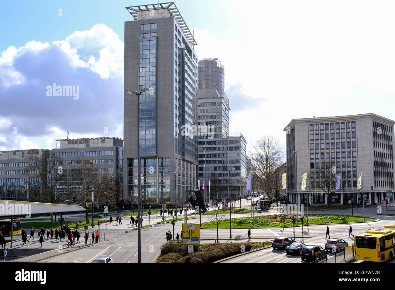03.03.2020, Essen, Nordrhein-Westfalen, Deutschland - Blick vom Essener Hauptbahnhof auf den vermutlich gelegenen Verkehrsknotenpunkt mit dem Namen Fre Stockfoto