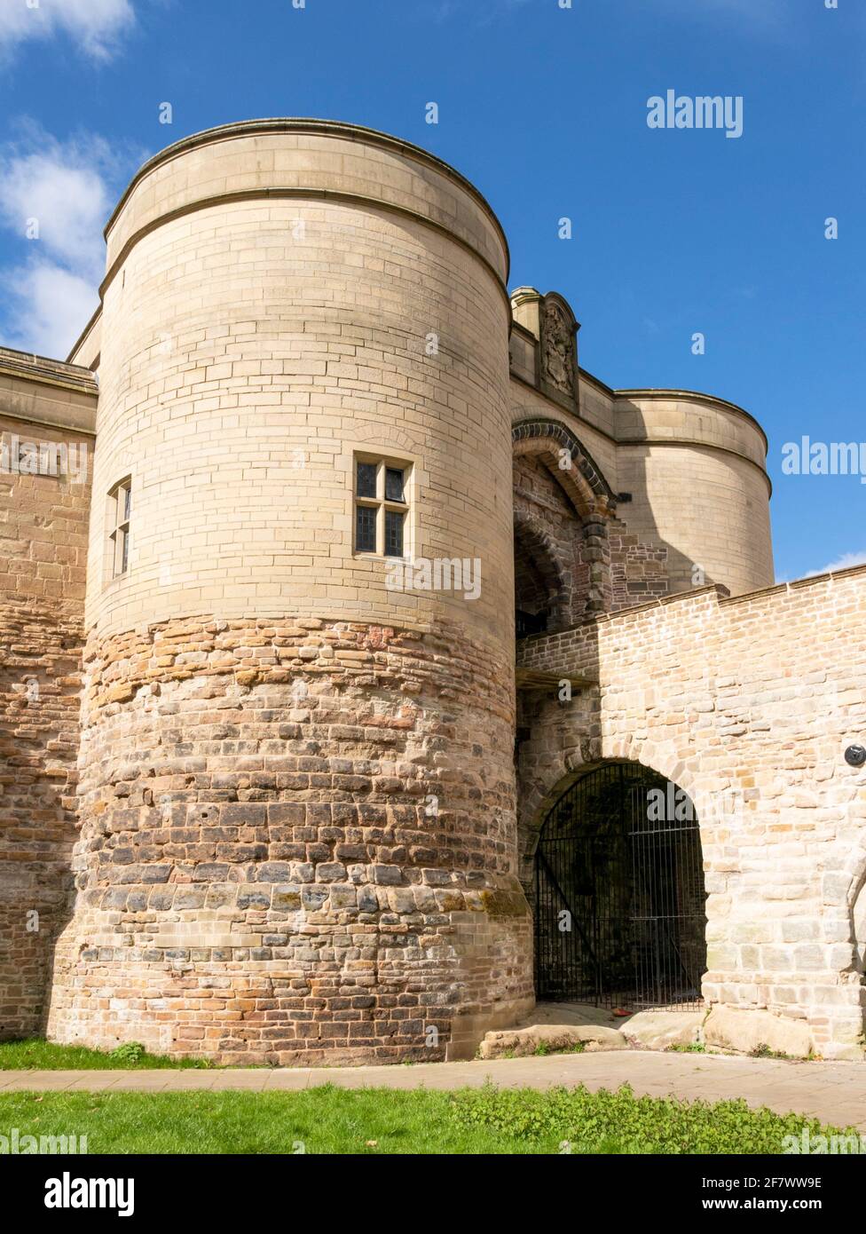 Nottingham Castle Außentor Haus, Brücke und Untergehungsmauern Nottingham Nottinghamshire east midlands England GB Europa Stockfoto