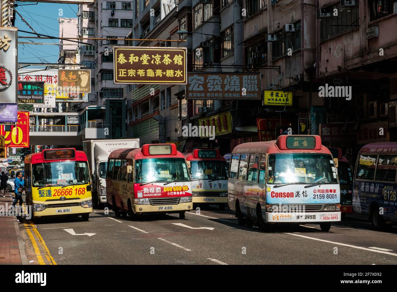 Hongkong, November 2019: Mini-Busbahnhof in Hongkong Stockfoto