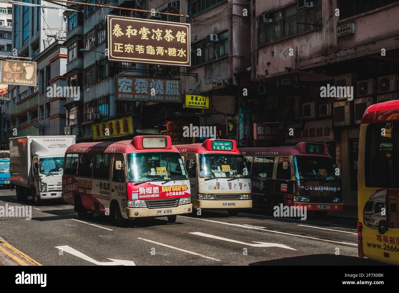 Hongkong, November 2019: Mini-Busbahnhof in Hongkong Stockfoto