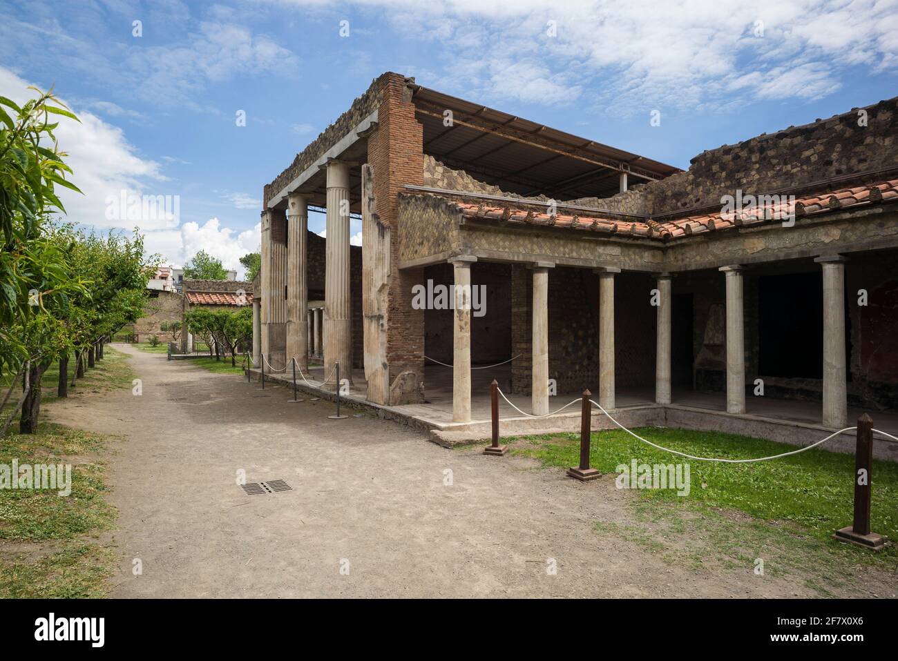 Torre Annunziata. Italien. Archäologische Stätte von Oplontis (Villa di Poppea / Villa Poppea). Außenansicht mit Blick auf den Haupteingang. Stockfoto