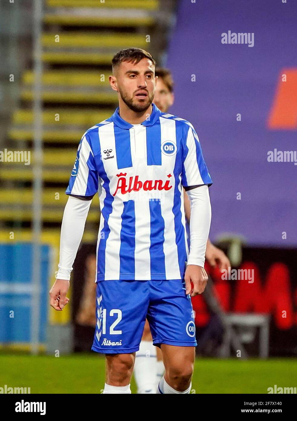 Odense, Dänemark. April 2021. Bashkim Kadrii (12) von ob beim 3F Superliga-Spiel zwischen Odense Boldklub und Vejle Boldklub im Nature Energy Park in Odense. (Foto: Gonzales Photo/Alamy Live News Stockfoto