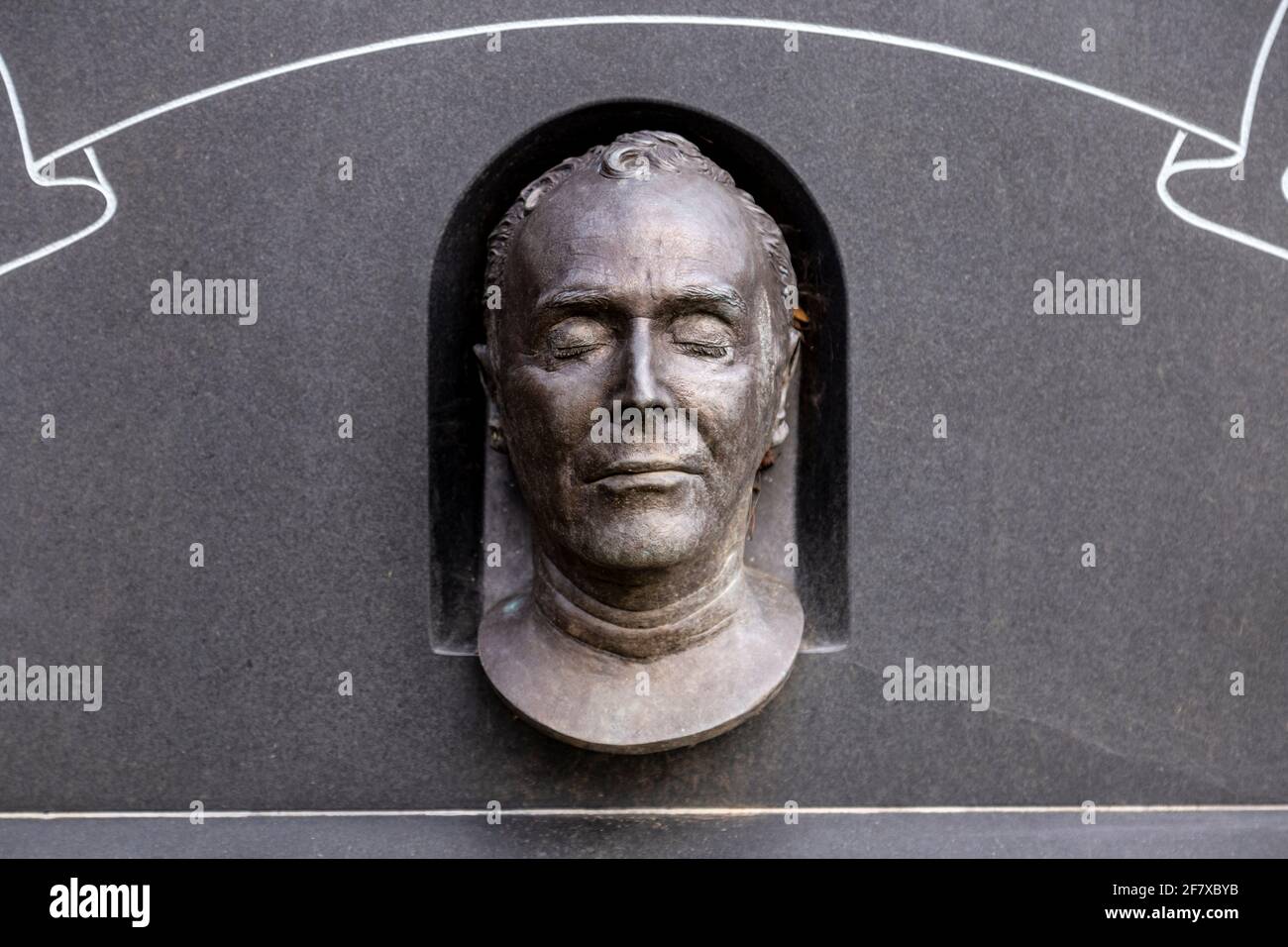 Grab von Malcolm McLaren - später Music Manager und impresario auf Highgate Osten Friedhof, London, UK Stockfoto