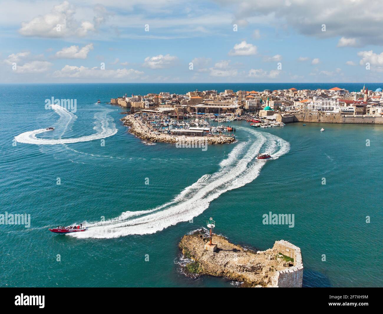 Boote vor der Küste der antiken Stadt Akko Luftaufnahmen israel Stockfoto