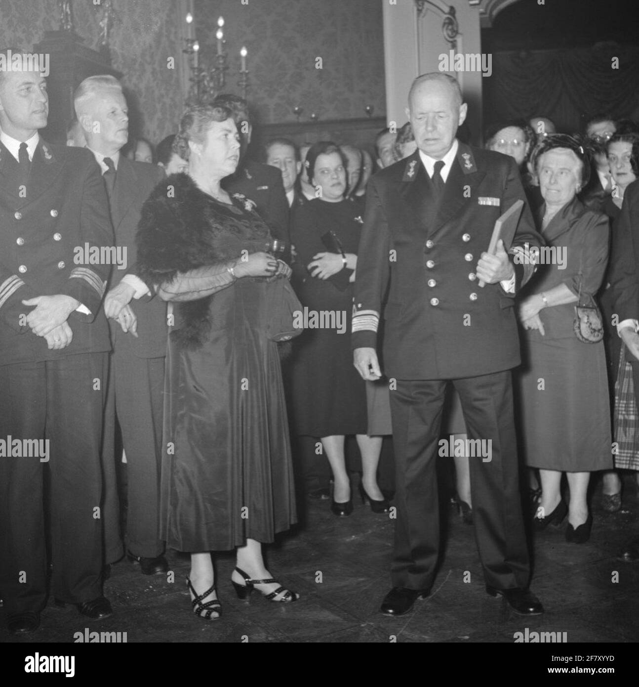 Flaggenoffizier Flagge weg Fotombotion (WND), Vizeadmiral Titular Royal Navy Reserve C.W. Heringa. Ist Teil der Objektserie AVDKM 54790 bis 54792 Stockfoto